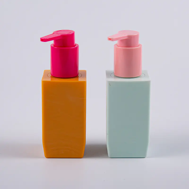 Çoklu Renk Seçeneği Kare Şekli 50ml PETG Plastik Pompalı Kalın Duvar Losyon Şişesi 