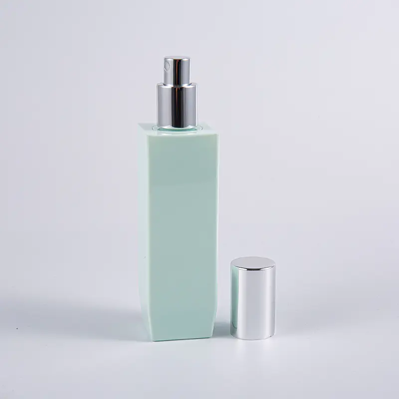 Çoklu Renk Seçeneği Kare Şekli 150ml PETG Alüminyum Pompa Kapaklı Kalın Duvar Losyon Şişesi 